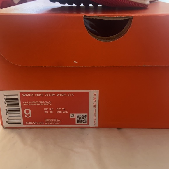 Zoom - Picture 2 of 6